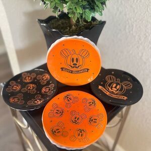 NEW Disney Halloween Assorted Plates